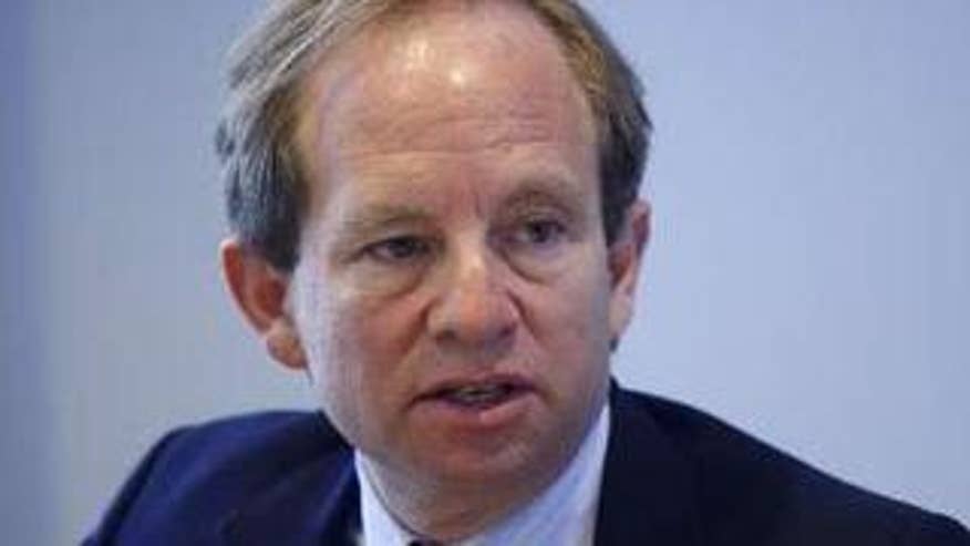 Steven Rattner, shown here speaking at a New York summit in 2007, is leaving his post in the Obama administration. (Reuters Photo)