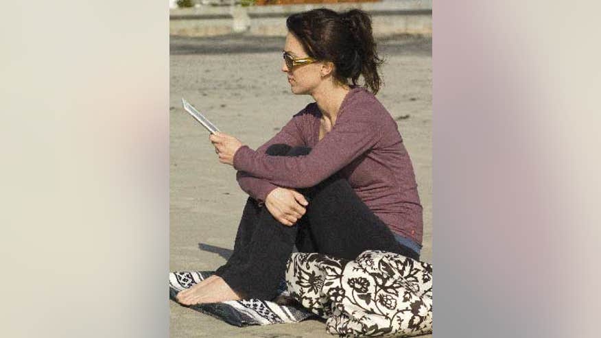 1_21_Kindle_at_beach