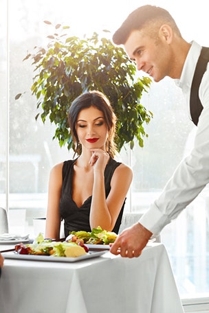 Restaurateur calls out vegan couple