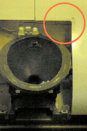 Group caught smuggling gold in plane toilet