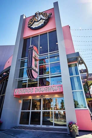 'Doughnut palace' opens at Universal