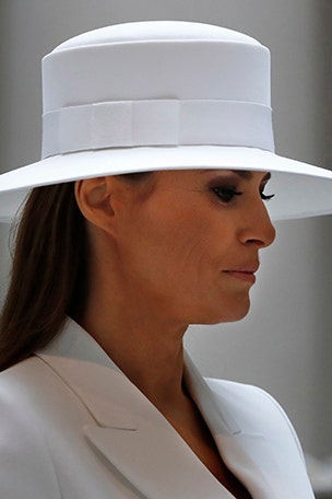 Melania 'stuns,' critics rave