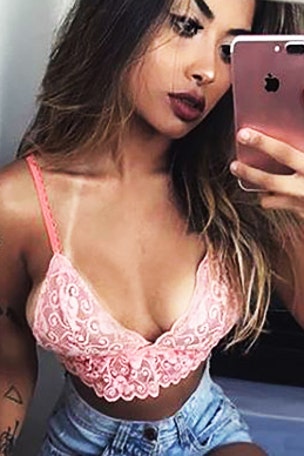 Popular model dies of stomach cancer