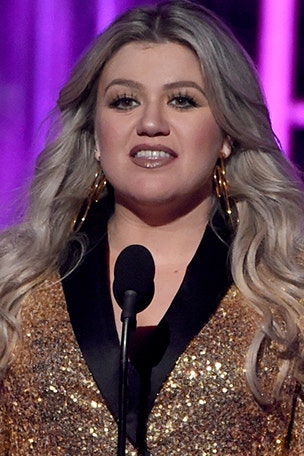 Kelly Clarkson demands action