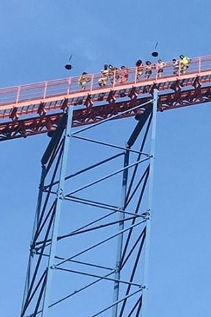 Scary moment at Six Flags