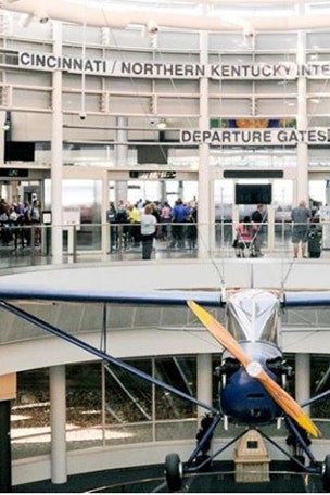 Man made fake bomb threat to avoid missing flight
