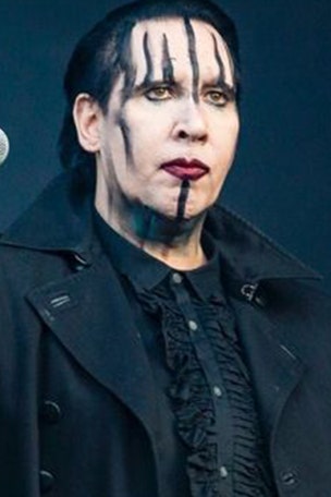 Shock rocker collapses on stage