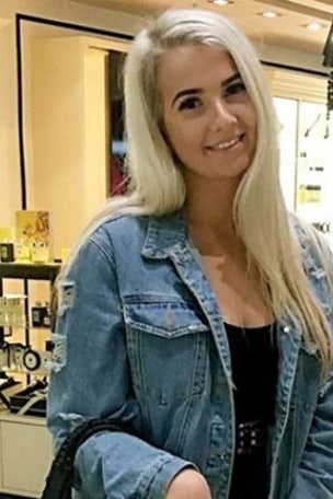 Woman says airline threatened her over strawberry allergy