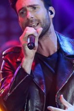 Fans want Maroon 5 OUT