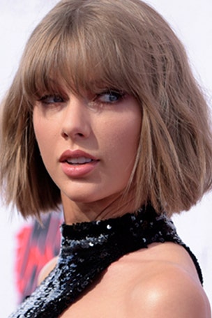 Swift's suitcase travel confirmed?