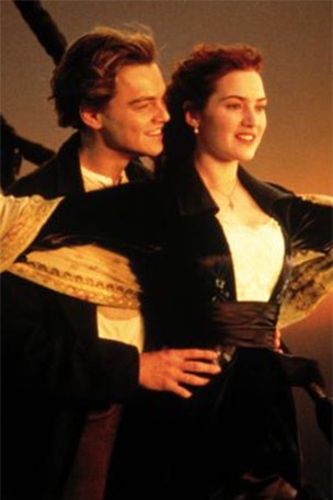 'Titanic'-inspired proposal caught on film