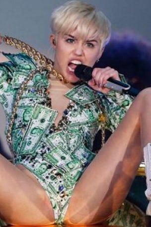 Miley Cyrus shows sexual side