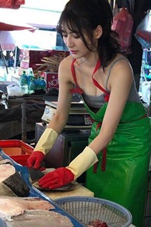 Model's weird side hustle