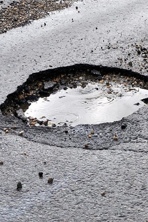 Town has hilarious plan for pothole
