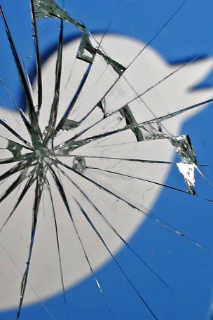 Twitter bug exposed users' private tweets