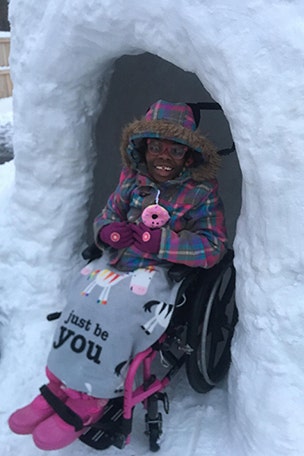 Dad's snow fort goes viral