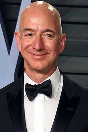 Bezos ditches wedding ring