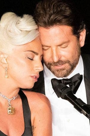 Actor's ex-wife reacts to steamy Oscars duet