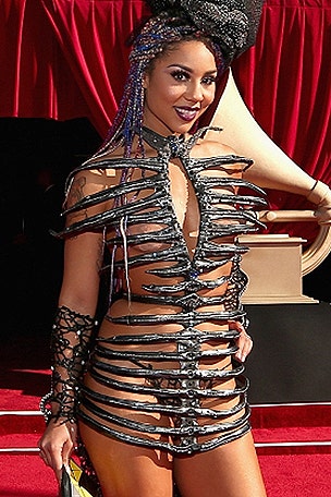 Singer's pro-life fashion statement