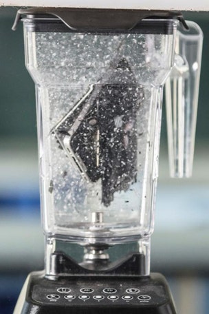 Watch iPhone get pulverized in a blender