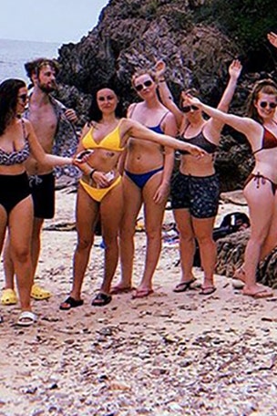 Tourists abandoned on snake-filled island
