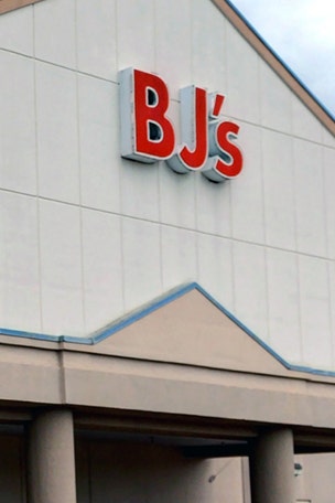 Secrets for shopping without membership