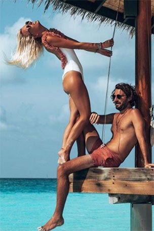 Couple defends 'stupid' photo