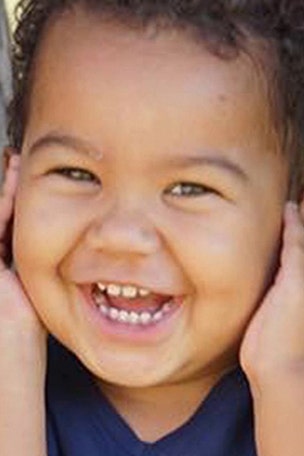 Mom sues over teething necklace death
