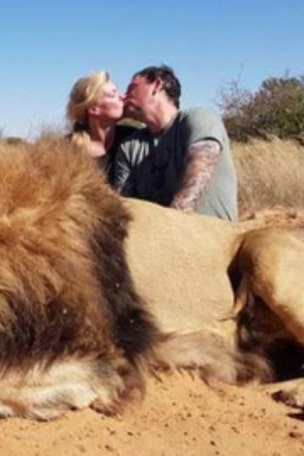SEE IT: Pic gets couple in trouble