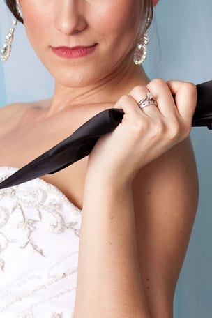 Bride-to-be shows fiance a 'huge red flag'