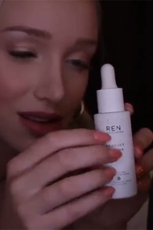 ASMR: Millions are listening to noises on YouTube
