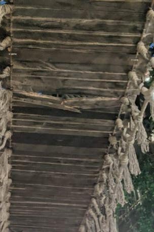 Disneyland attraction BROKEN by guest
