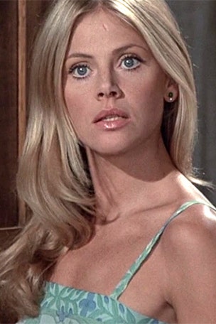 Bond girl tells ALL