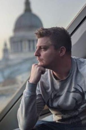 Man get over 1,000 dating applications after THIS