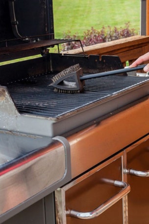 How to clean a gas grill