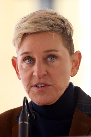 Ellen criticized for protest tweet