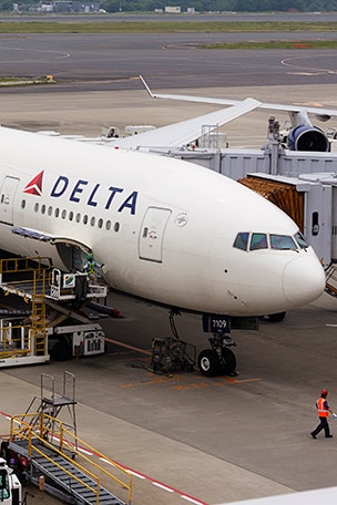 Delta trying to AVOID big problem…