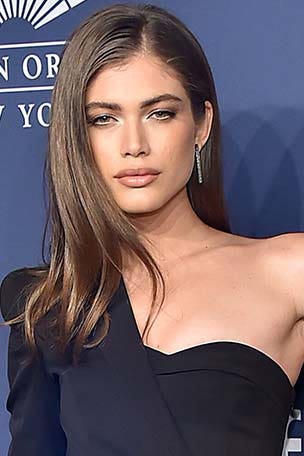 First transgender model to appear in SI Swimsuit