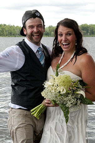 SEE IT: Newlyweds’ photo shoot FAIL