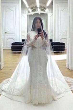 Kim shares UNSEEN photos