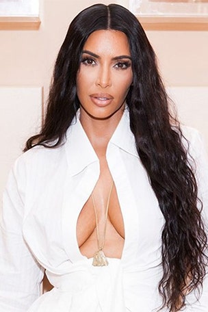 Kim WOWS in bikini