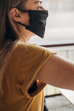 Florida bar BANS masks