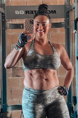 Fitness influencer PRAISED for postpartum body