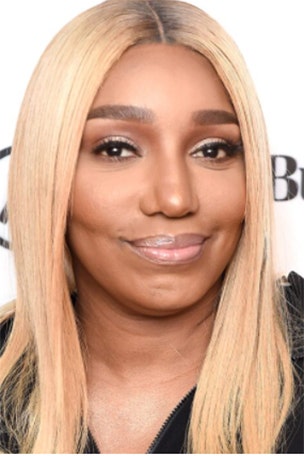 'Housewives' star QUITS