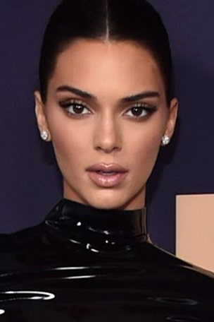 Model STUNS in thong bikini