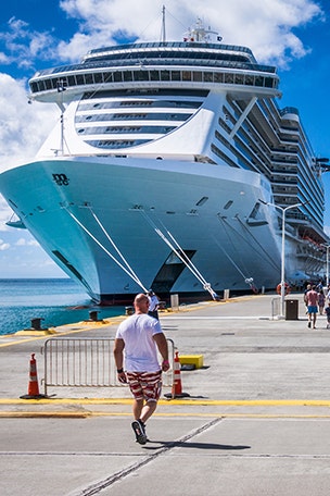 SEE IT: Cruise adds 'spaceship'-inspired bar, robo-bartender