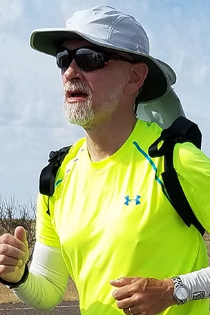 Runner SMASHES record