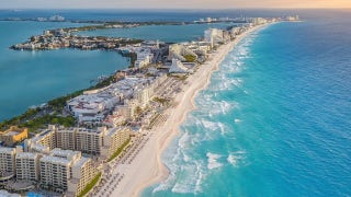 Gender reveal tragedy: 2 killed in plane crash off Cancun coast