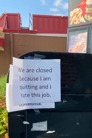 McDonald's worker QUITS with note