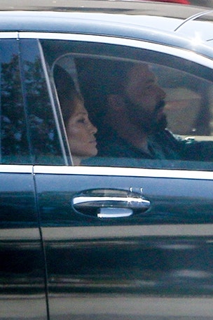 JLo and Affleck STILL house hunting